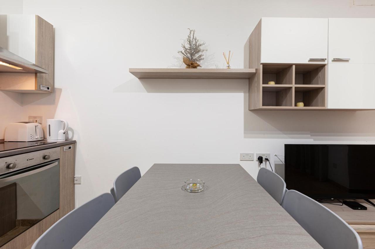 Designer Home With Comfy Sofa In Central Valletta By 360 Estates Kültér fotó
