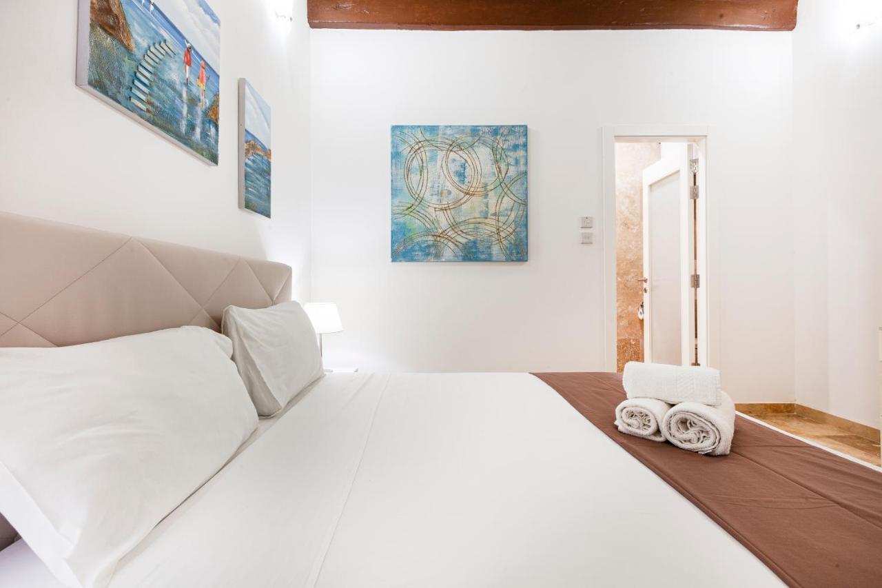 Designer Home With Comfy Sofa In Central Valletta By 360 Estates Kültér fotó