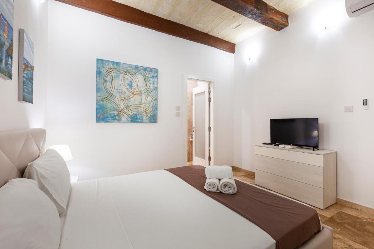 Designer Home With Comfy Sofa In Central Valletta By 360 Estates Kültér fotó
