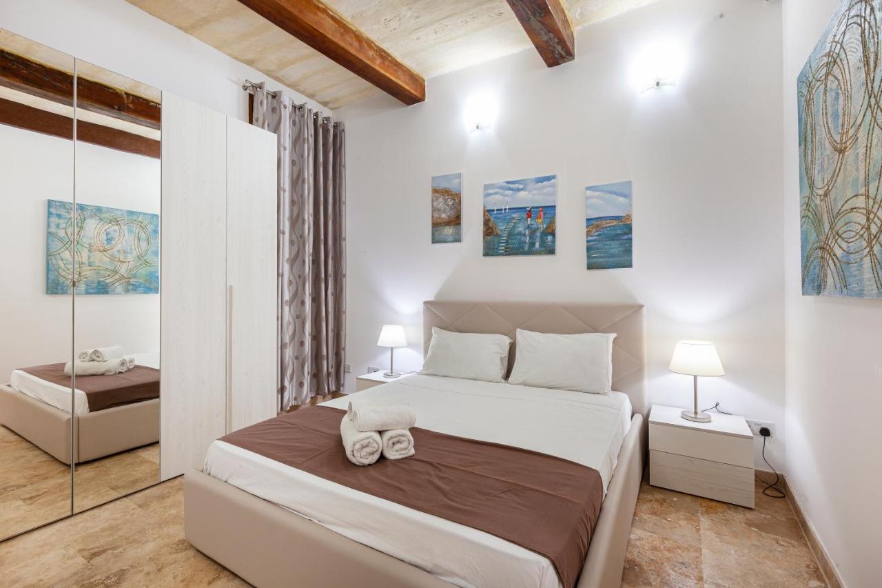 Designer Home With Comfy Sofa In Central Valletta By 360 Estates Kültér fotó