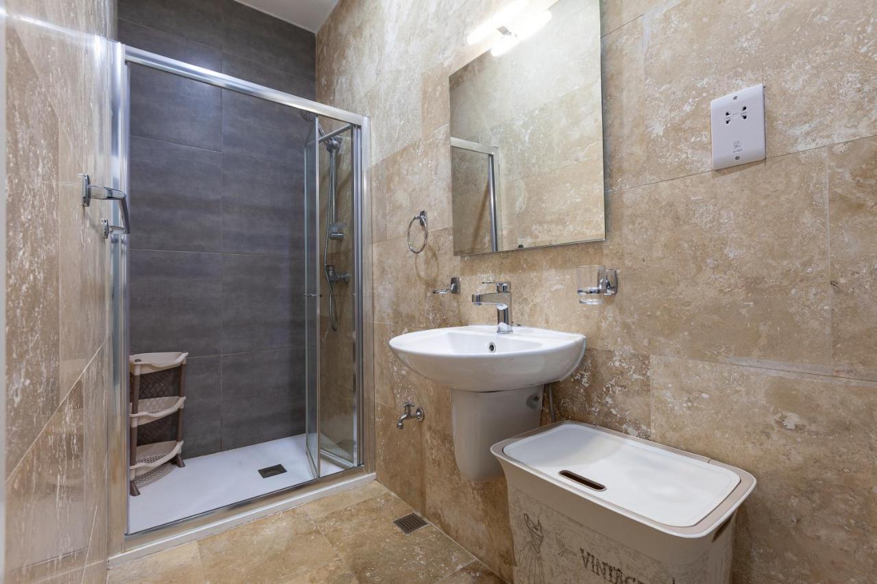 Designer Home With Comfy Sofa In Central Valletta By 360 Estates Kültér fotó